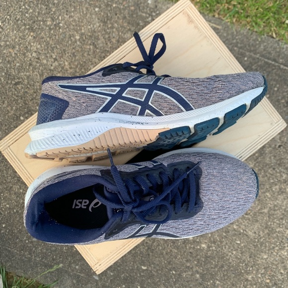 LIKE NEW ASICS Purple and Blue Running Shoes - Picture 6 of 6